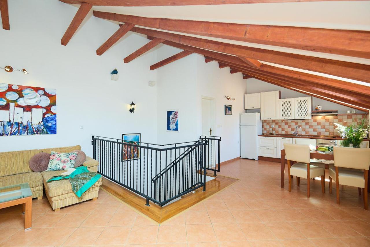 Hedera Estate, Hedera A34 *